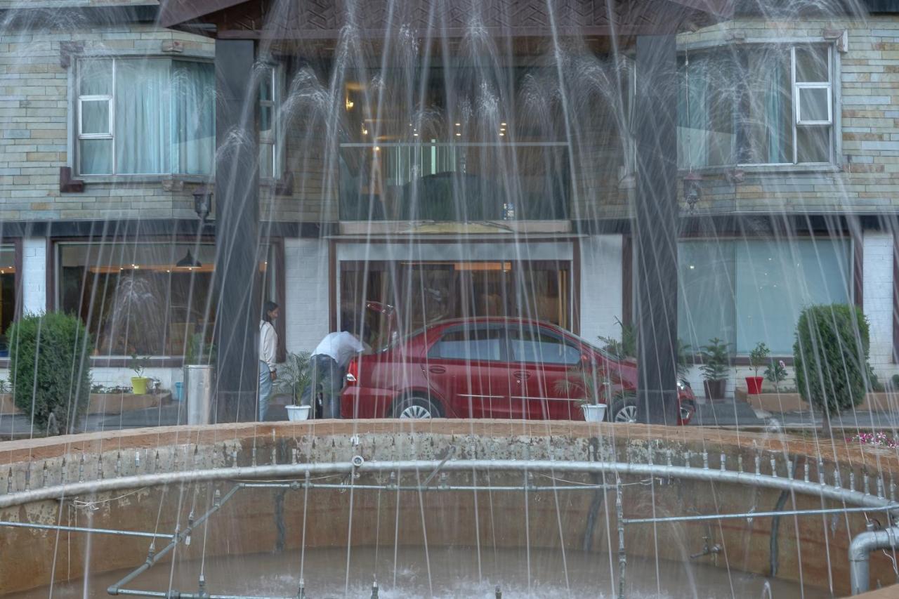 The Chinar Srinagar Hotel Eksteriør billede