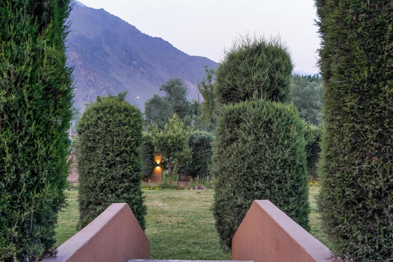 The Chinar Srinagar Hotel Eksteriør billede