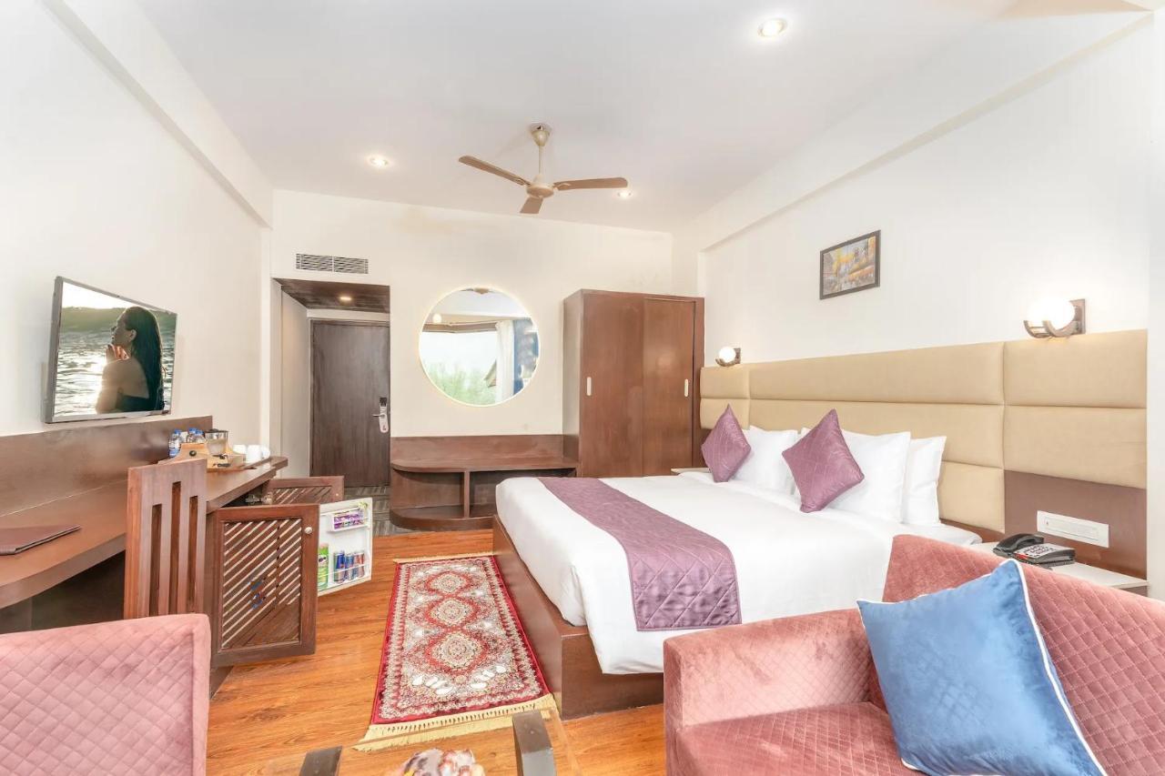 The Chinar Srinagar Hotel Eksteriør billede
