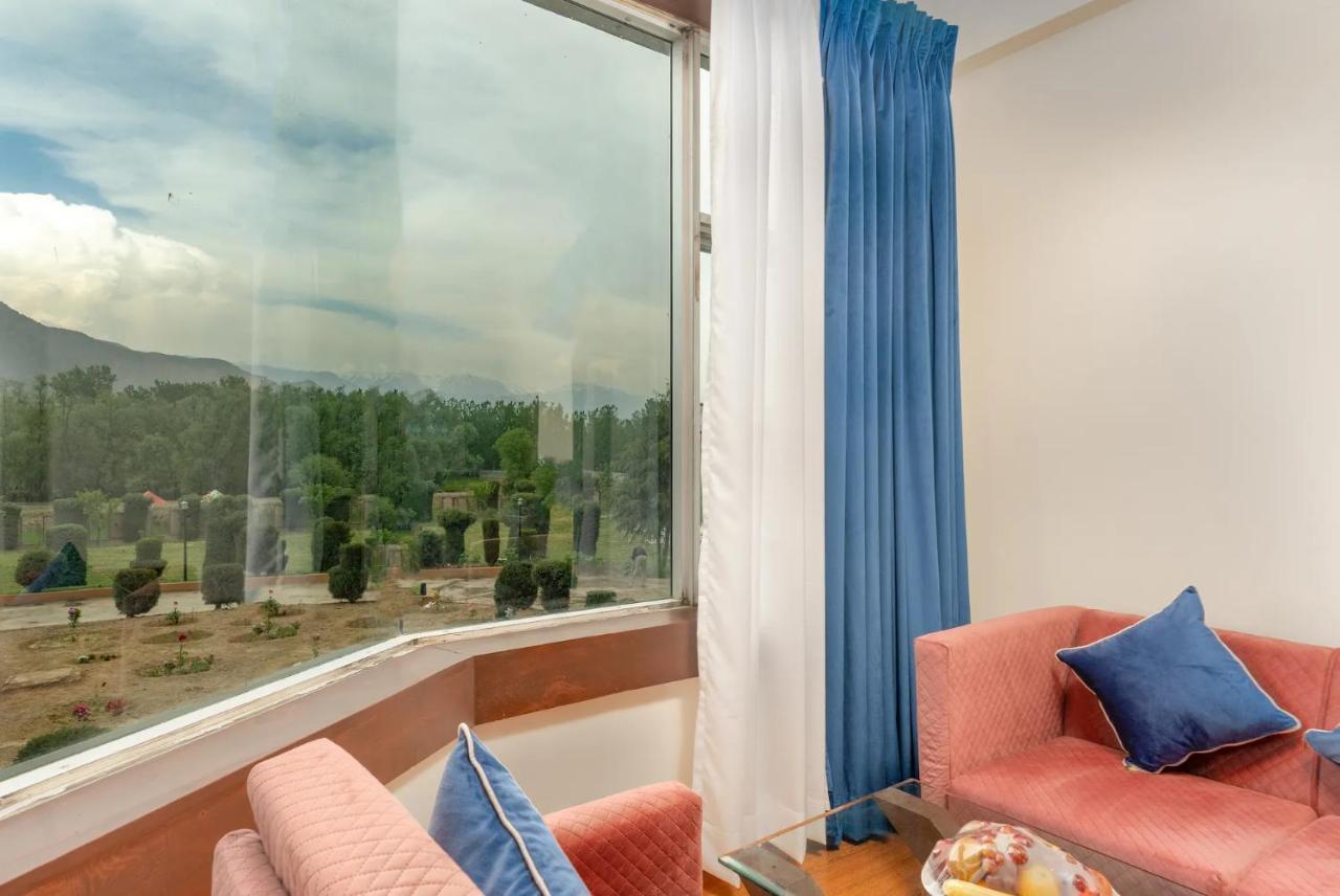 The Chinar Srinagar Hotel Eksteriør billede
