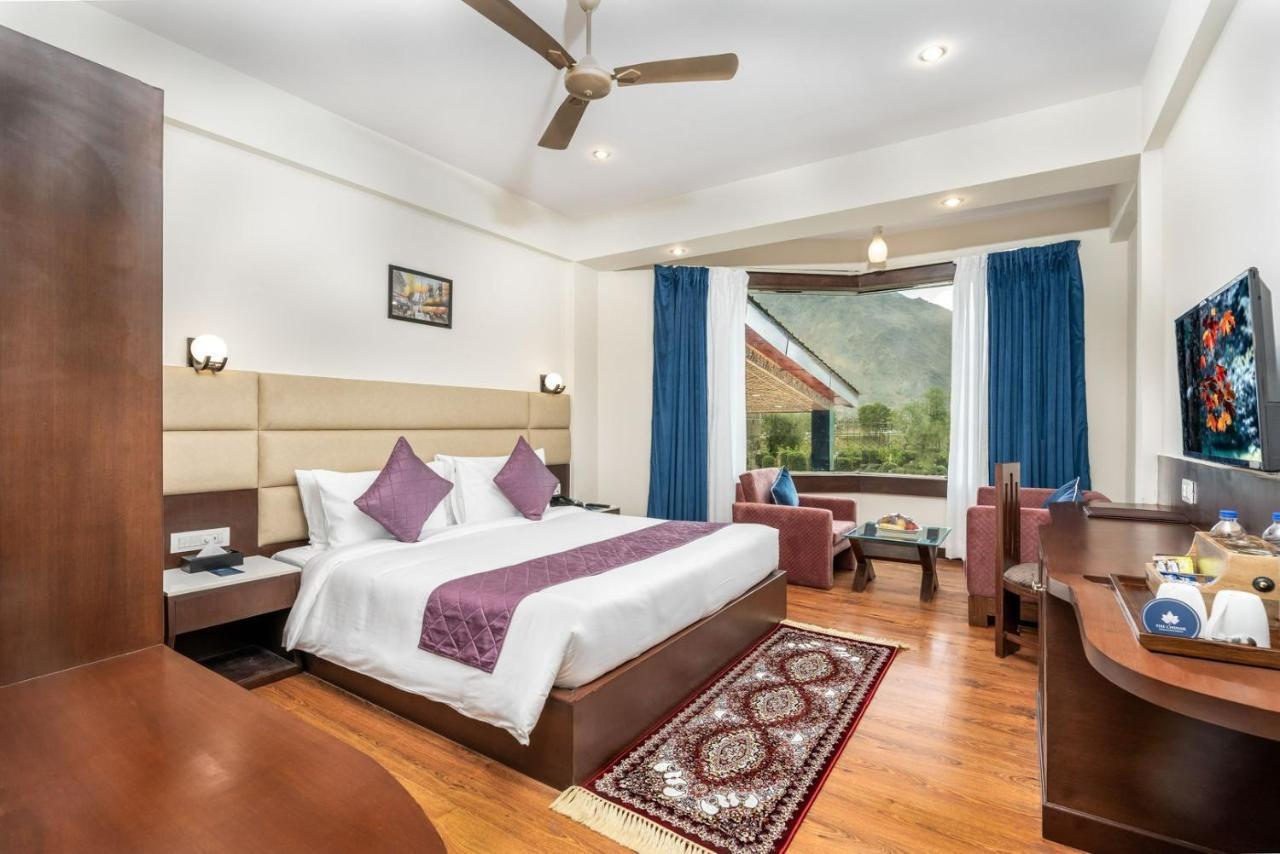 The Chinar Srinagar Hotel Eksteriør billede
